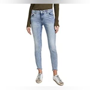 DL1961 Margaux Instasculpt light wash raw edge hem Women’s size 27